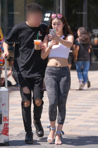 【街拍之魂赛帖】骄阳下的情侣