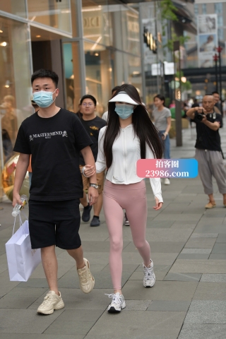 粉色紧身裤气质女友~