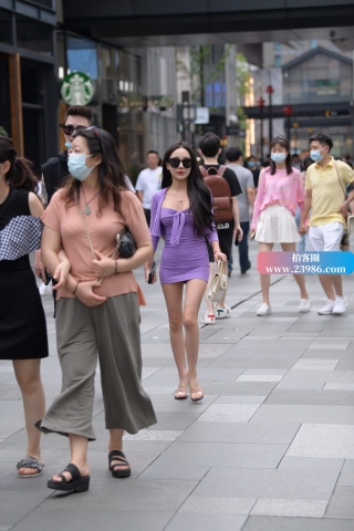 性感的紫色包臀裙性感美女