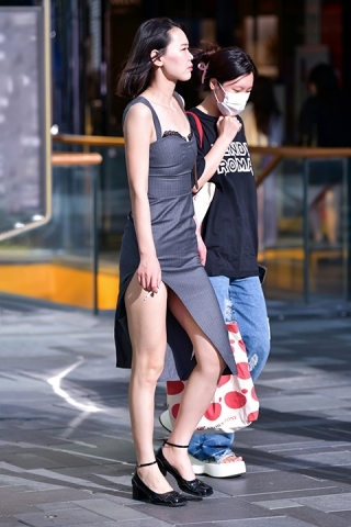 ★开叉长裙美女