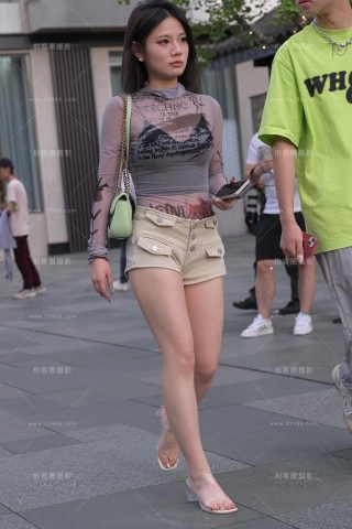 肉嘟嘟的美腿女孩