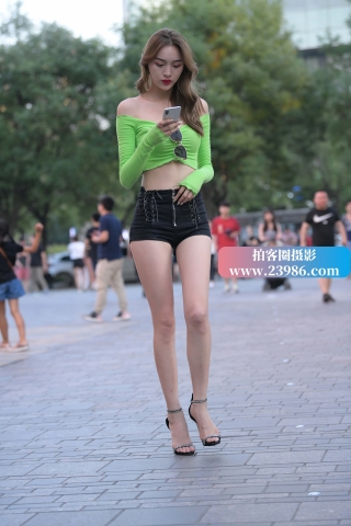 这腿是真的长！