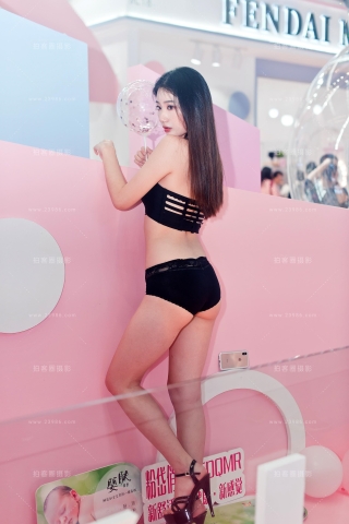 【御风赛贴】2019甚至内衣展可爱小妹