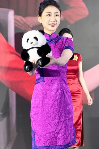 川航历代空姐制服秀（视频版）