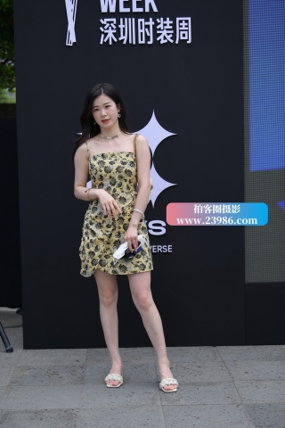 深圳时装周---超级白净美zu美女