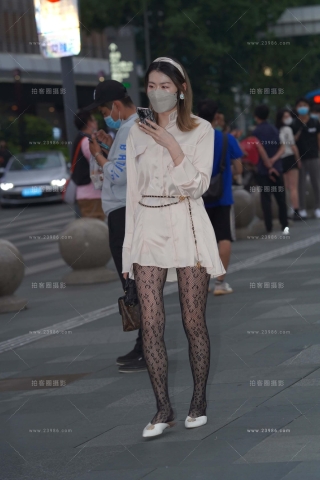 另一个版本的网袜美眉