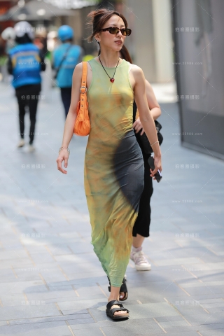 【玻璃街拍】包臀裙小姐姐