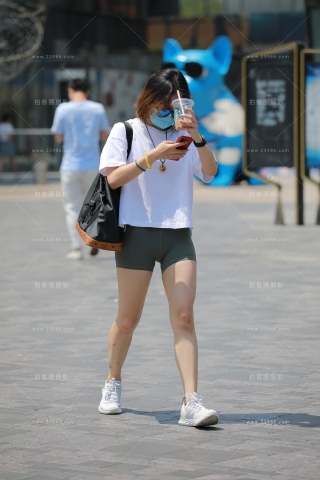 紧致的瑜伽短裤