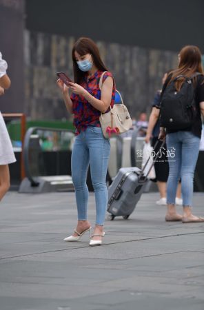 抓拍别人家蓝牛女友~