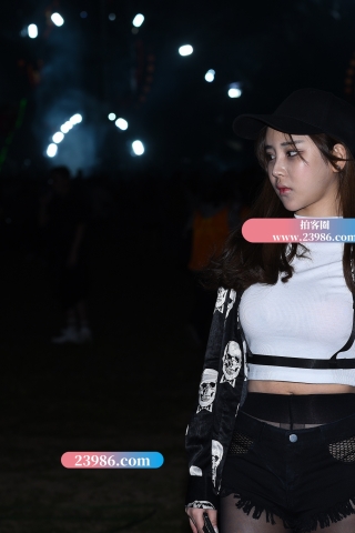 【咔喳赛帖】黑丝纸妹