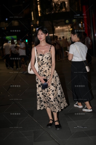 吊带长裙气质小仙女