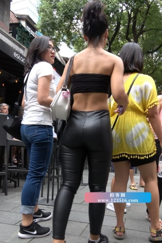 4K - 街拍皮裤美眉 [1.26 GB/MP4]（视频版）