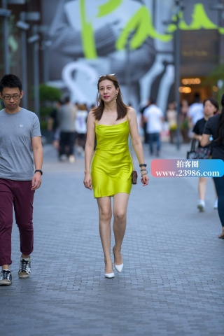 街拍气质吊带裙高跟美姐
