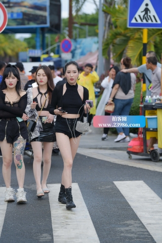 街拍美腿超短牛