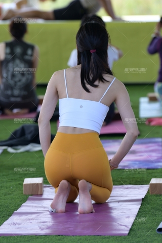 【小默赛帖】★苗条紧身美女★