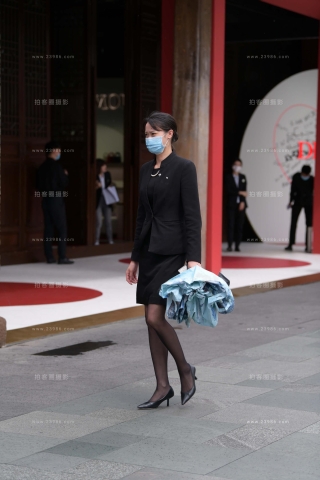 工装制服黑丝营业员下班