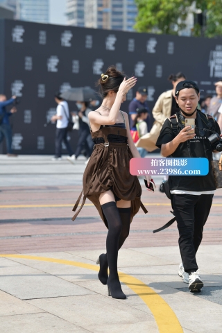 苗条骨感长筒袜女神