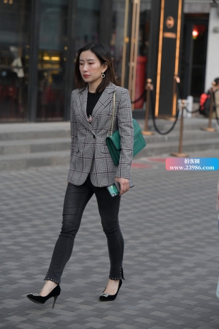 街拍高跟长裤姐姐