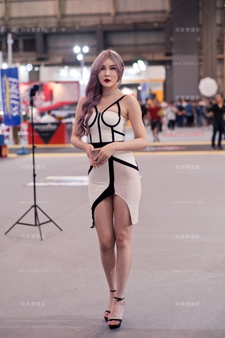 【御风赛贴】凹凸有致的东莞改装车美女