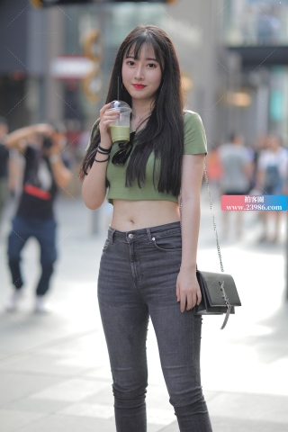 好可爱的大眼睛美眉