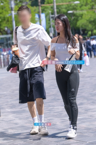 【街拍之魂赛帖】这么宽松的裤子都能穿的如此挺翘