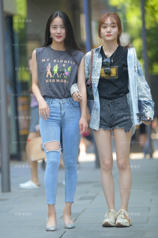 【街拍之魂赛帖】又见一字马