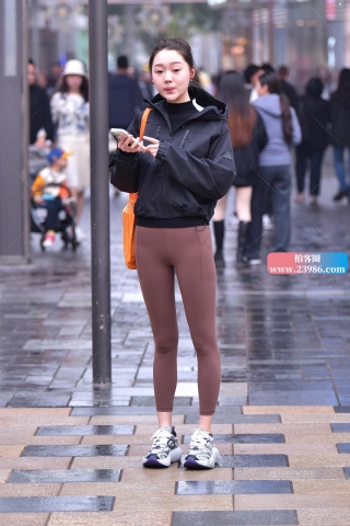 ★甜美苗条紧身裤美女