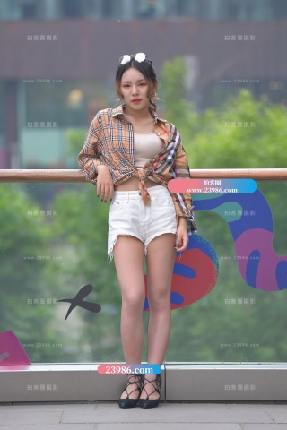 一个学舞蹈的女孩身材超棒