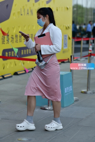 ★午休的长裙美女