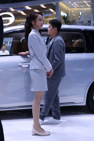 20241118像莫文蔚的肉丝女销售