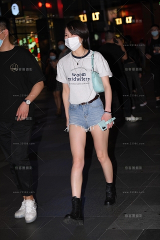 迷你热裤YY女子