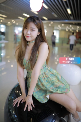 绿色小花裙女孩【原图+视频】