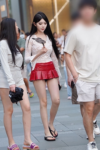 短裙美腿【原图+视频】