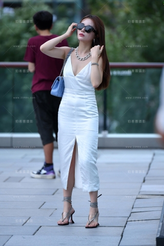 ★洁白连衣裙美女