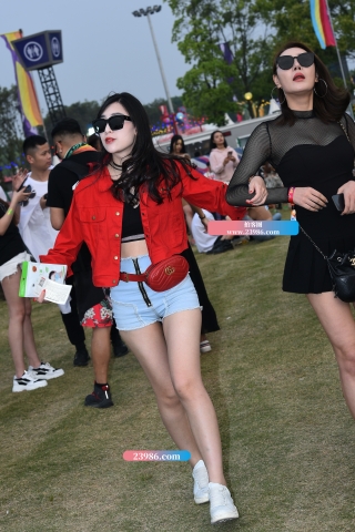 【咔喳赛贴】这款热裤就像为她定制