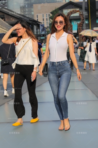 【补档】紧牛美眉 婀娜多姿