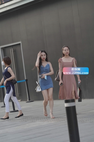 白白净净的美少f