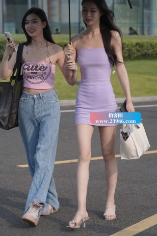 淡紫色吊带裙大白腿凉高跟美女