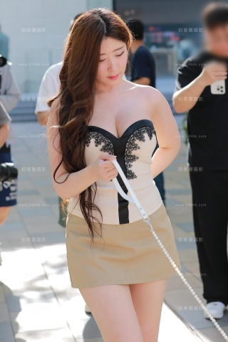 黄色包臀裙女神