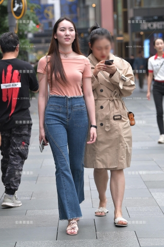 【视觉冲击赛贴】高挑的紧牛小姐姐