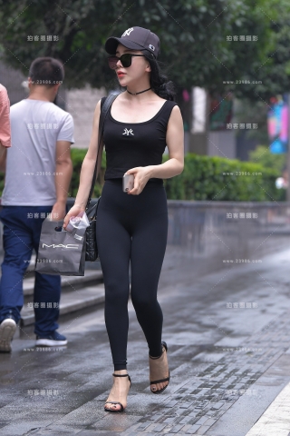 【视觉冲击赛贴】下完雨了，遇见她了