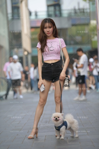 喜欢狗狗的长腿小姐姐