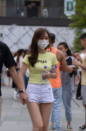 街拍小清新热牛女友