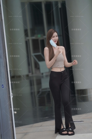 黑色长裤小姐姐