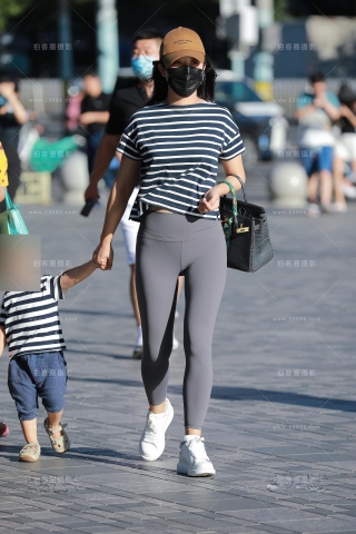 紧身瑜伽裤辣妈