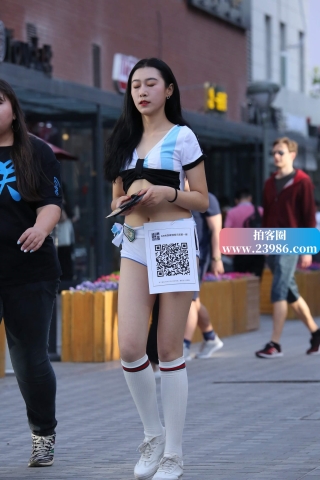 短裤长筒袜推销员