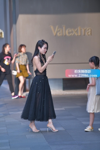 街拍长裙高跟性感辣妈