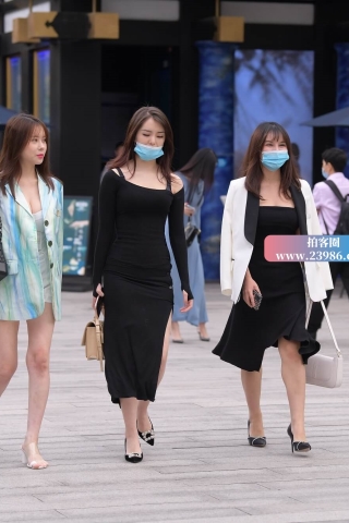 街拍迷人三姐妹