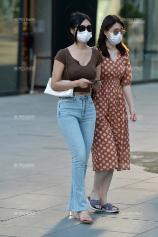 ★高挑牛仔美女★