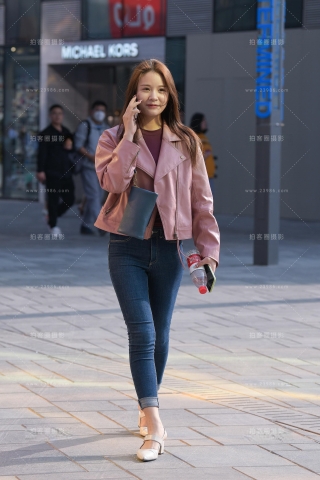 【街拍之魂赛帖】去买口红的紧牛**